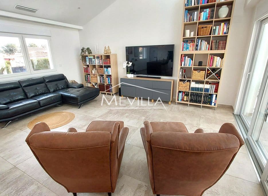 3 bedroom Villa for sale in Campoamor with pool garage - € 1,495,000 (Ref: 8835921)