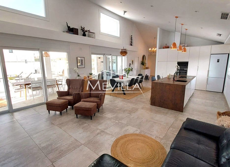 3 bedroom Villa for sale in Campoamor with pool garage - € 1,495,000 (Ref: 8835921)