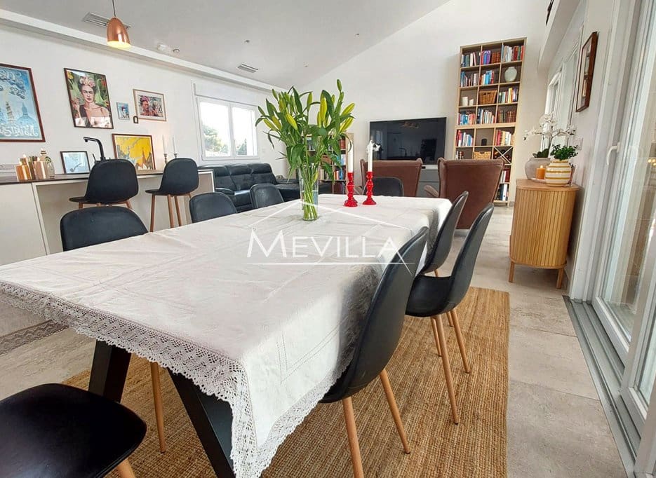 3 bedroom Villa for sale in Campoamor with pool garage - € 1,495,000 (Ref: 8835921)