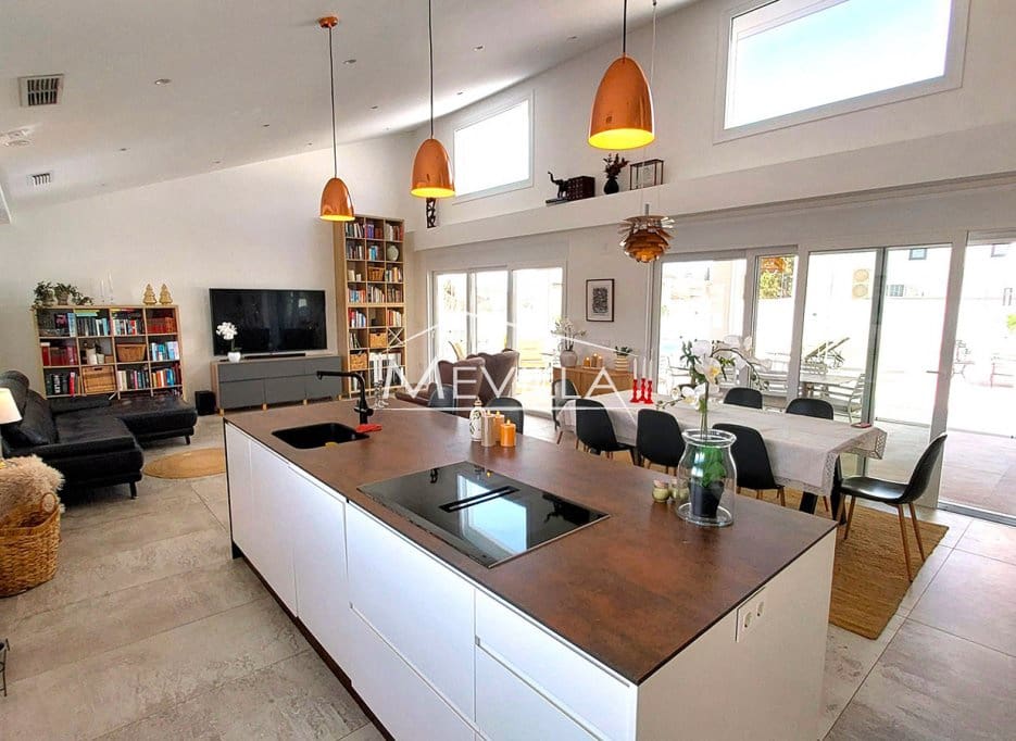 3 bedroom Villa for sale in Campoamor with pool garage - € 1,495,000 (Ref: 8835921)