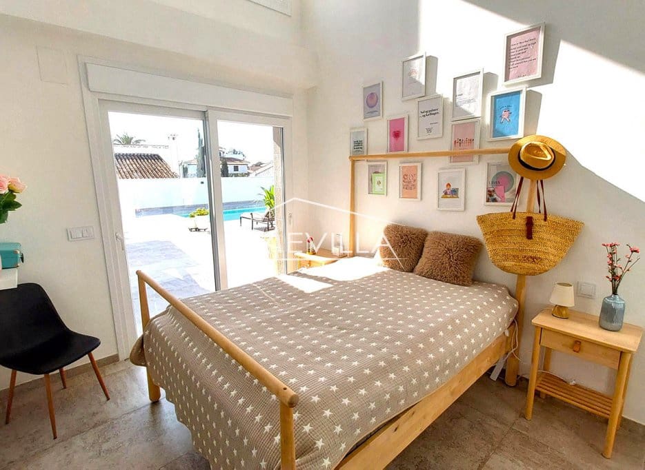 3 bedroom Villa for sale in Campoamor with pool garage - € 1,495,000 (Ref: 8835921)