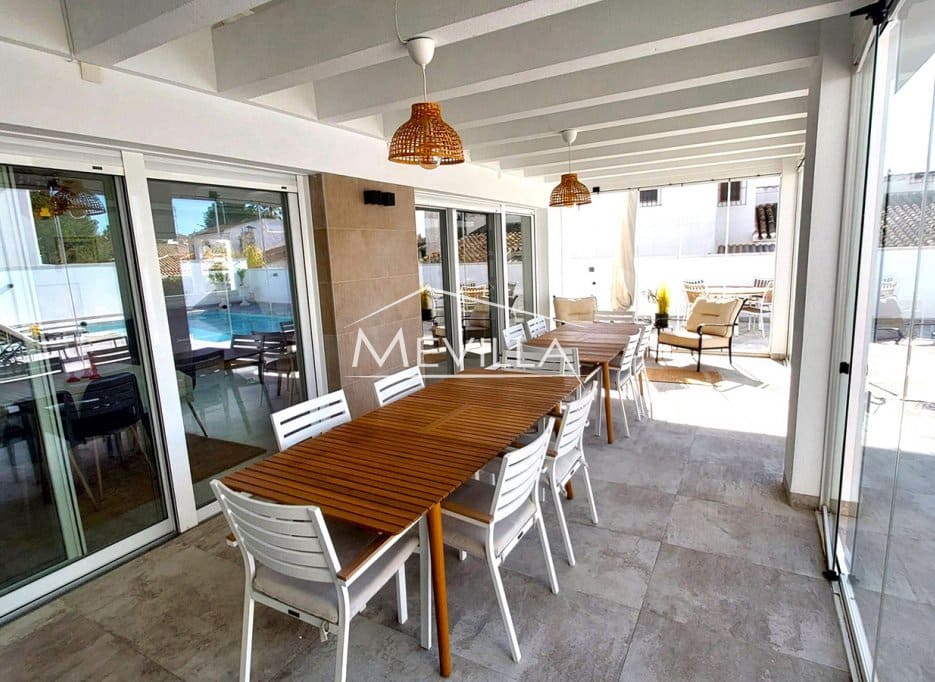 3 bedroom Villa for sale in Campoamor with pool garage - € 1,495,000 (Ref: 8835921)