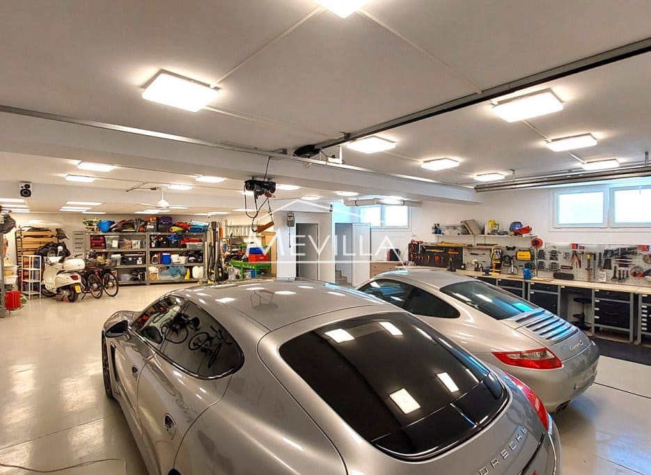 3 bedroom Villa for sale in Campoamor with pool garage - € 1,495,000 (Ref: 8835921)