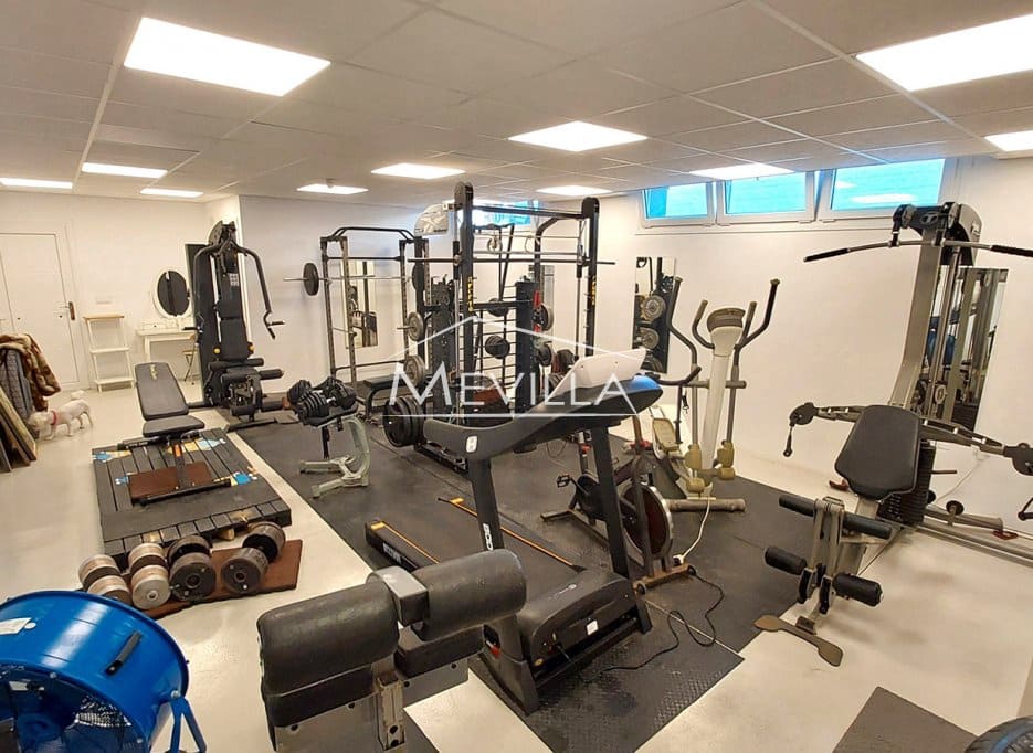 3 bedroom Villa for sale in Campoamor with pool garage - € 1,495,000 (Ref: 8835921)