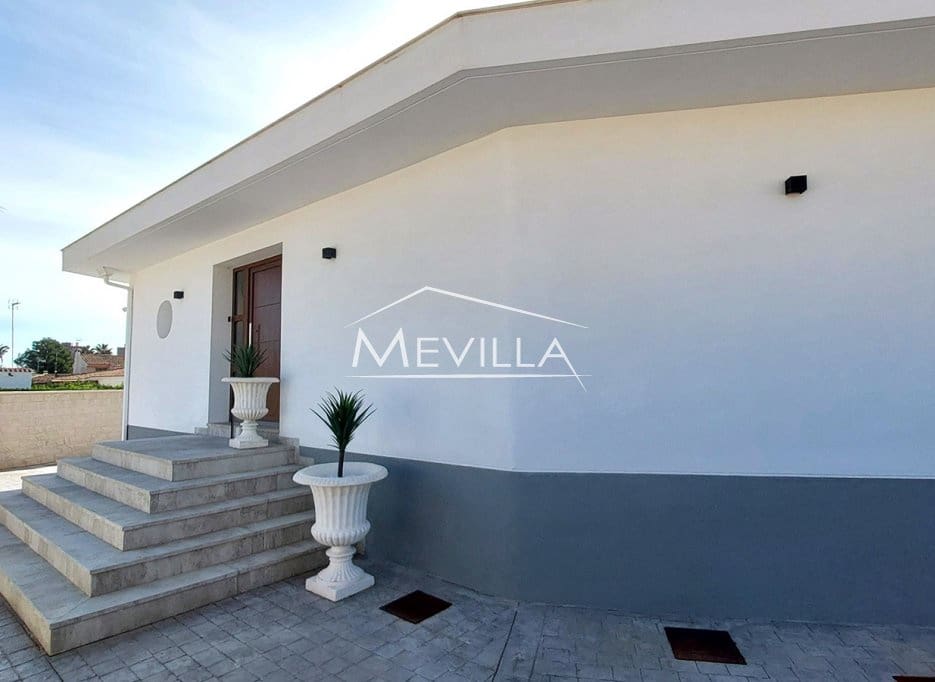 3 bedroom Villa for sale in Campoamor with pool garage - € 1,495,000 (Ref: 8835921)