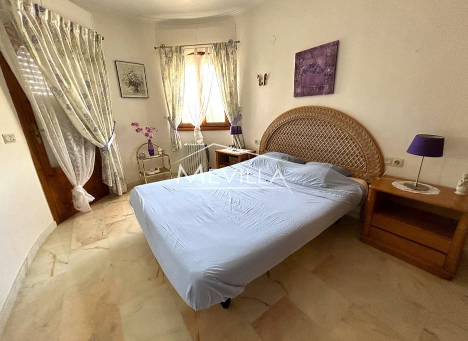 3 bedroom Villa for sale in Calpe / Calp with pool garage - € 499,000 (Ref: 8924545)