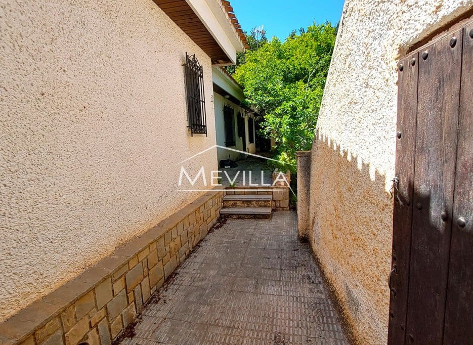 5 chambre Villa/Maison à vendre à Campoamor avec garage - 950 000 € (Ref: 8947705)