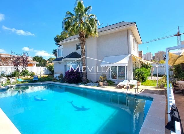 6 soveværelse Villa til salg i Campoamor, Orihuela med swimmingpool garage - € 725.000 (Ref: 8956080)