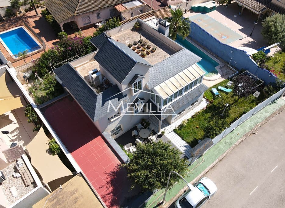 6 bedroom Villa for sale in Campoamor with pool garage - € 725,000 (Ref: 8956080)