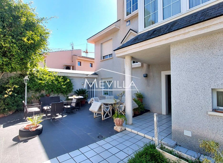 6 bedroom Villa for sale in Campoamor with pool garage - € 725,000 (Ref: 8956080)