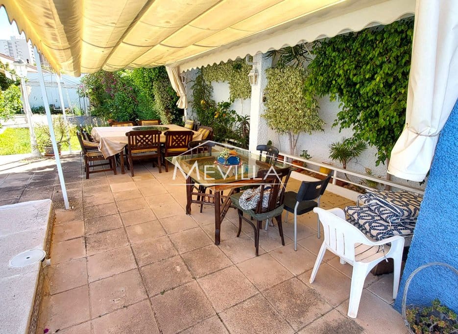 6 bedroom Villa for sale in Campoamor with pool garage - € 725,000 (Ref: 8956080)