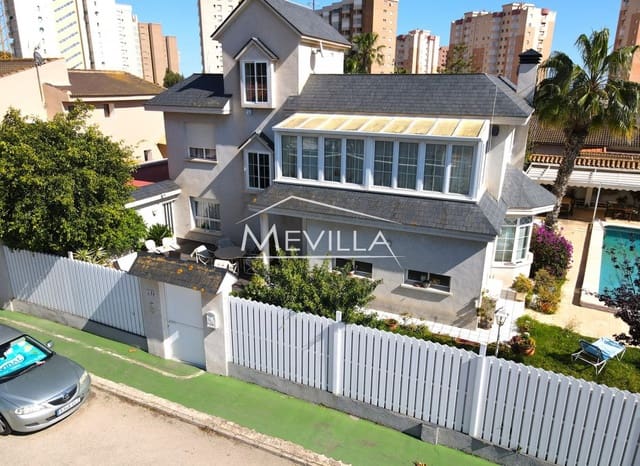 6 soveværelse Villa til salg i Campoamor, Orihuela med swimmingpool garage - € 725.000 (Ref: 8956080)