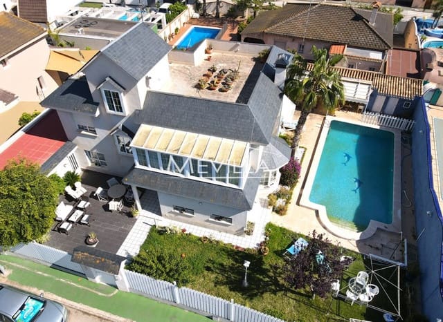 6 soveværelse Villa til salg i Campoamor, Orihuela med swimmingpool garage - € 725.000 (Ref: 8956080)