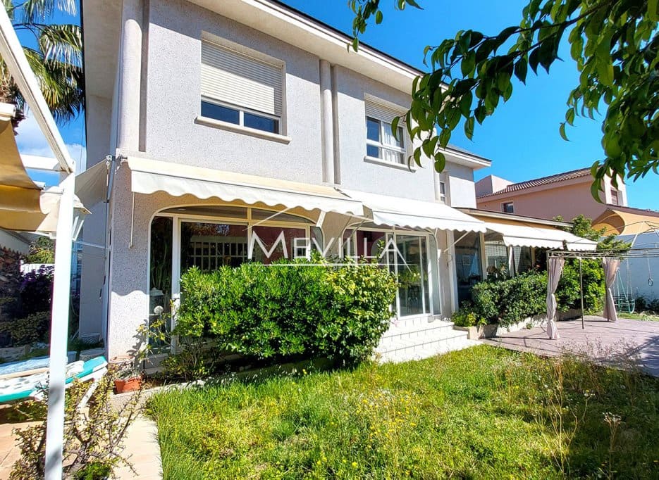 6 bedroom Villa for sale in Campoamor with pool garage - € 725,000 (Ref: 8956080)