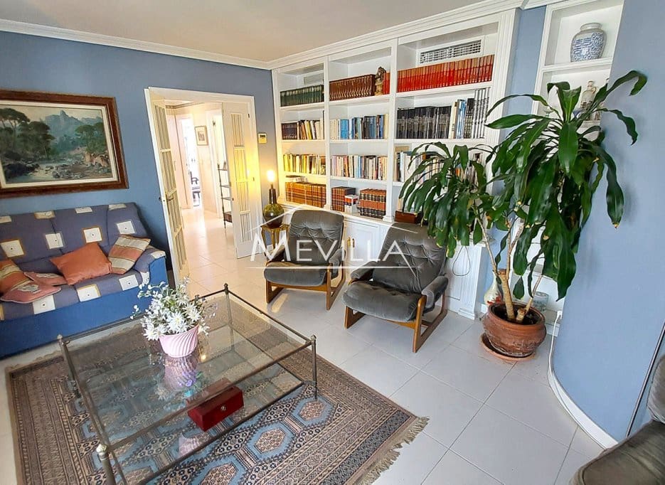 6 bedroom Villa for sale in Campoamor with pool garage - € 725,000 (Ref: 8956080)