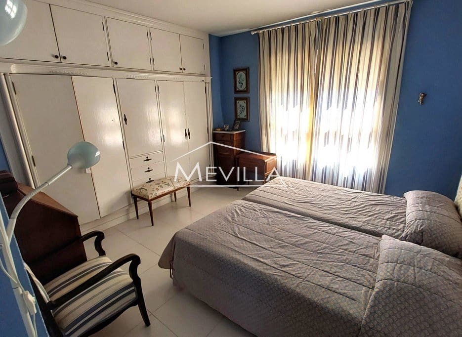 6 bedroom Villa for sale in Campoamor with pool garage - € 725,000 (Ref: 8956080)