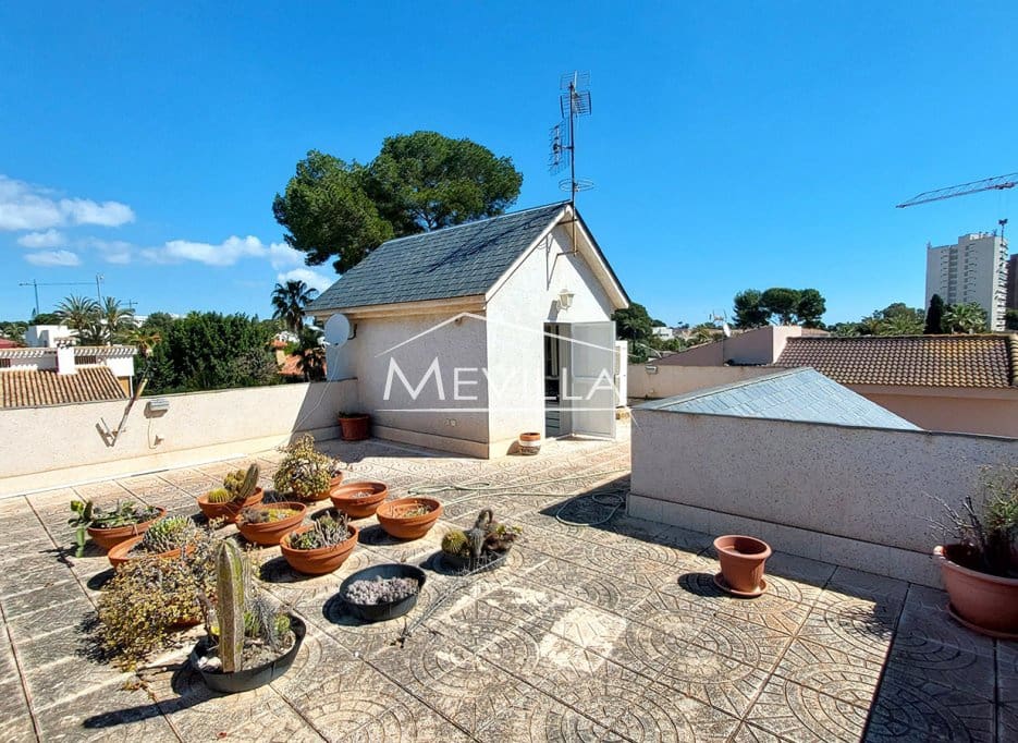 6 bedroom Villa for sale in Campoamor with pool garage - € 725,000 (Ref: 8956080)