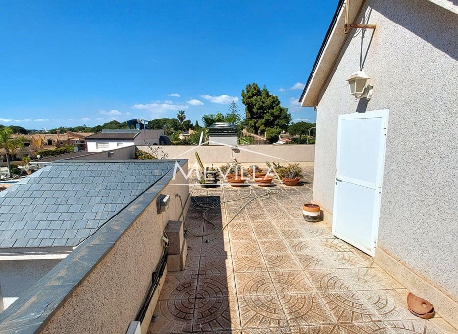 6 bedroom Villa for sale in Campoamor with pool garage - € 725,000 (Ref: 8956080)