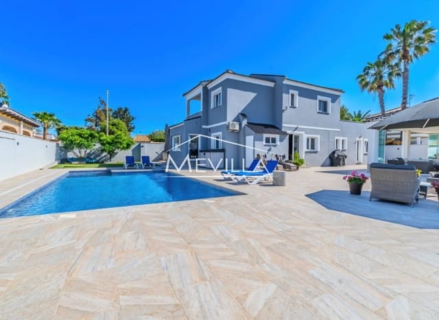 5 soverom Villa til salgs i Cabo Roig, Orihuela med svømmebasseng garasje - € 1 400 000 (Ref: 8960372)