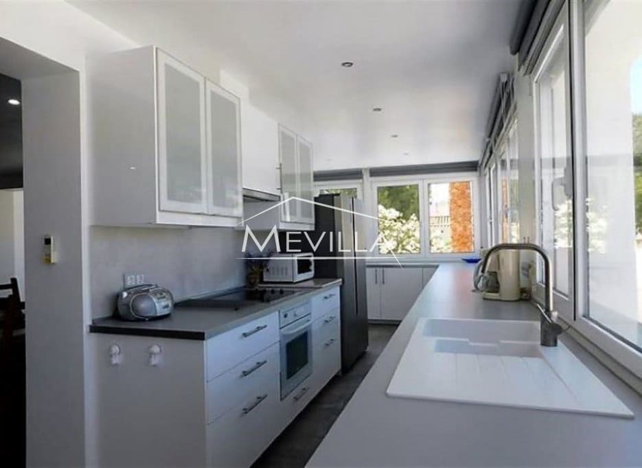 6 Zimmer Villa zu verkaufen in La Zenia mit Pool Garage - 1.600.000 € (Ref: 8998290)