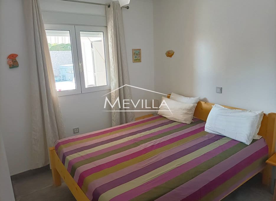 6 Zimmer Villa zu verkaufen in La Zenia mit Pool Garage - 1.600.000 € (Ref: 8998290)