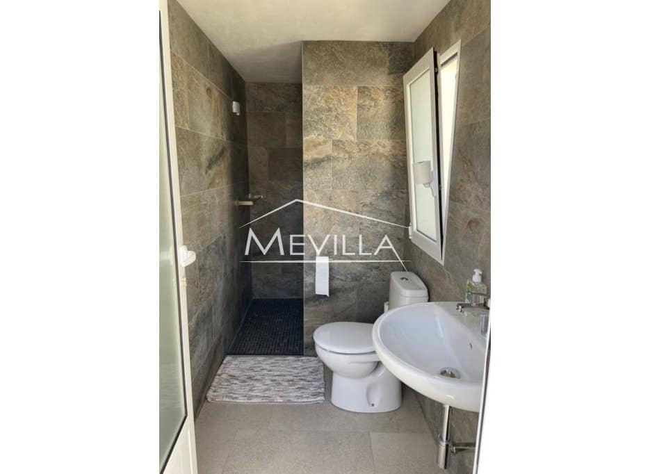 6 Zimmer Villa zu verkaufen in La Zenia mit Pool Garage - 1.600.000 € (Ref: 8998290)