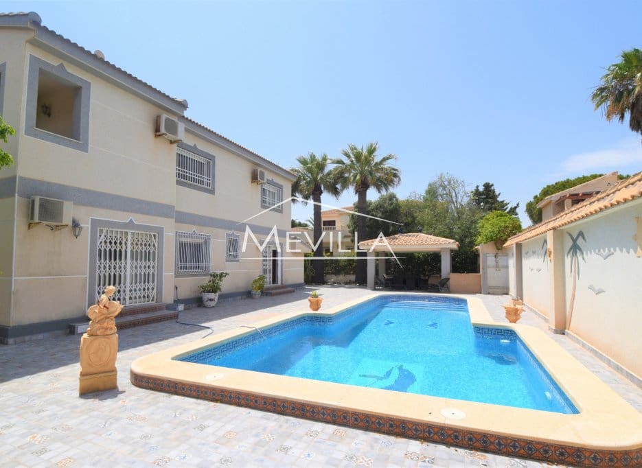 5 sypialnia Willa na sprzedaż w La Zenia z basenem garażem - 1 050 000 € (Ref: 9077404)