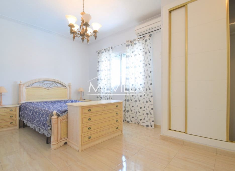 5 sypialnia Willa na sprzedaż w La Zenia z basenem garażem - 1 050 000 € (Ref: 9077404)