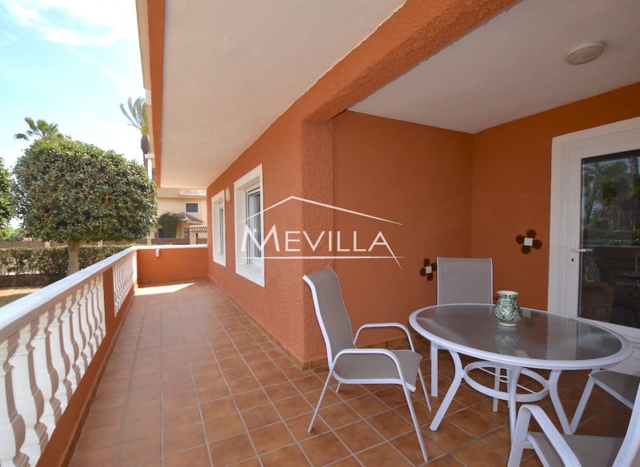 Chalet de 5 habitaciones en Torrevieja en venta con garaje - 1.050.000 € (Ref: 9077406)