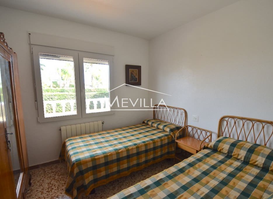 Chalet de 5 habitaciones en Torrevieja en venta con garaje - 1.050.000 € (Ref: 9077406)