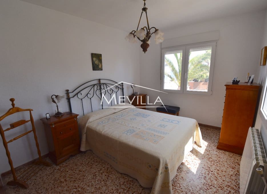 Chalet de 5 habitaciones en Torrevieja en venta con garaje - 1.050.000 € (Ref: 9077406)