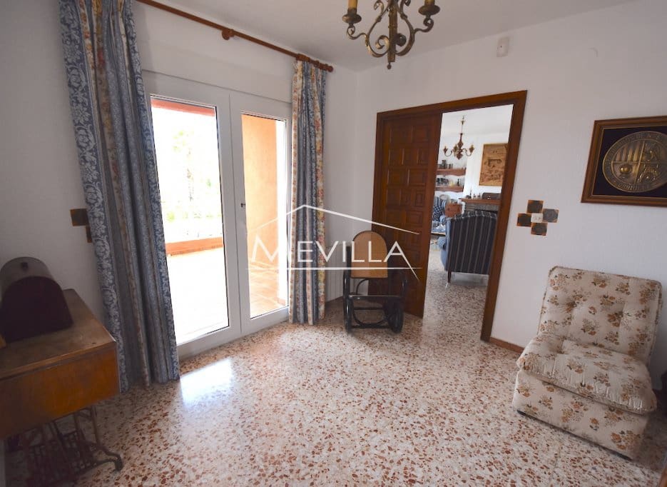 Chalet de 5 habitaciones en Torrevieja en venta con garaje - 1.050.000 € (Ref: 9077406)