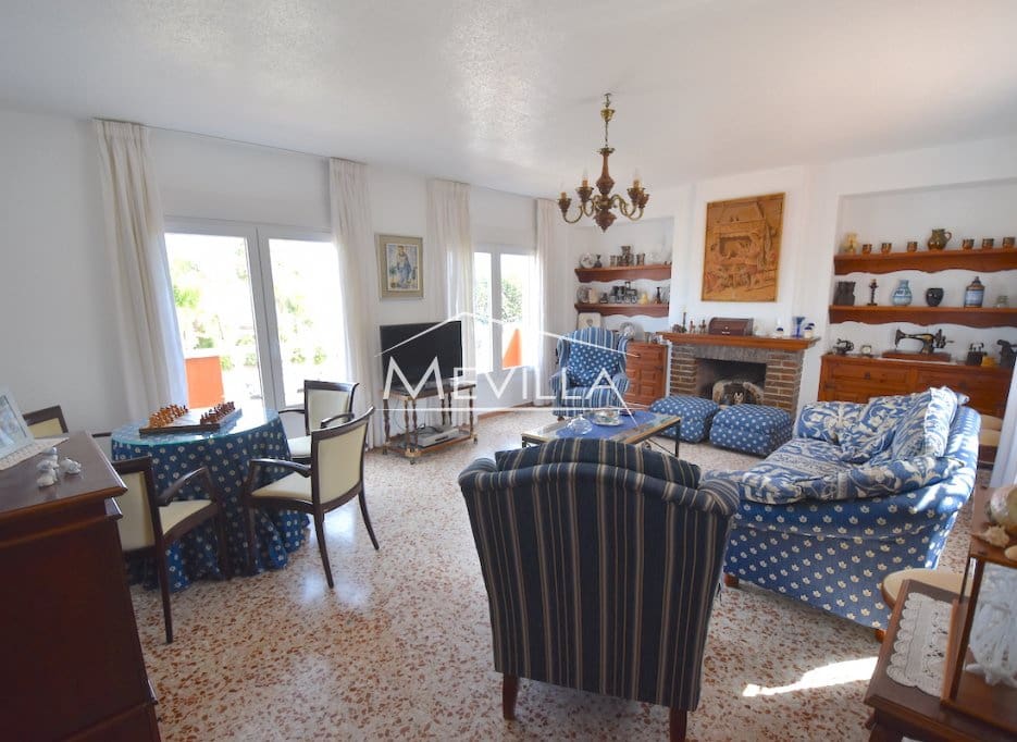 Chalet de 5 habitaciones en Torrevieja en venta con garaje - 1.050.000 € (Ref: 9077406)