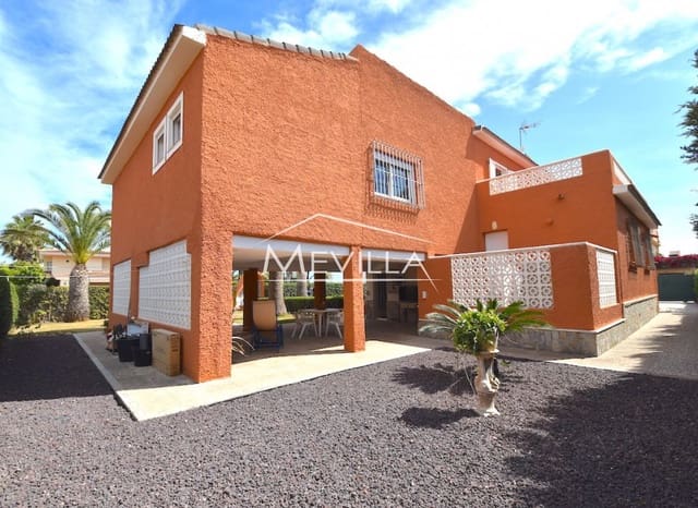 5 chambre Villa/Maison à vendre à Torrevieja avec garage - 1 050 000 € (Ref: 9077406)