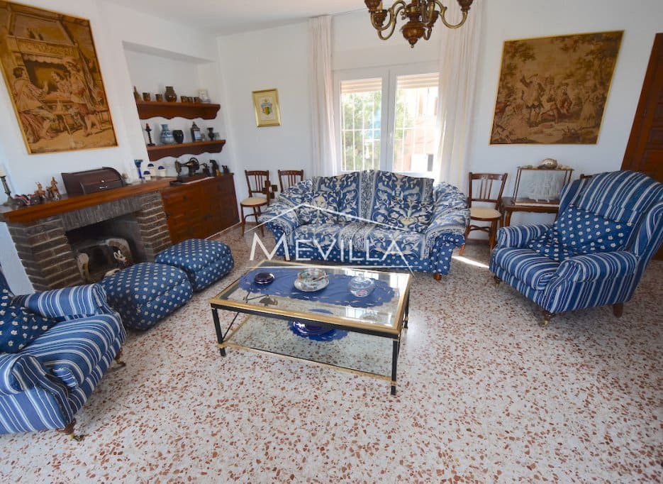 Chalet de 5 habitaciones en Torrevieja en venta con garaje - 1.050.000 € (Ref: 9077406)