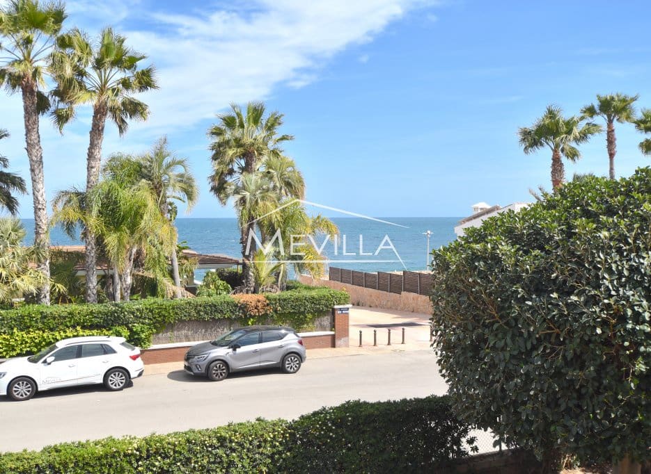 Chalet de 5 habitaciones en Torrevieja en venta con garaje - 1.050.000 € (Ref: 9077406)