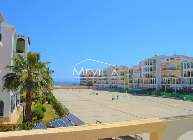 Kommersiell til salgs i Torrevieja med svømmebasseng garasje - € 195 000 (Ref: 9077407)