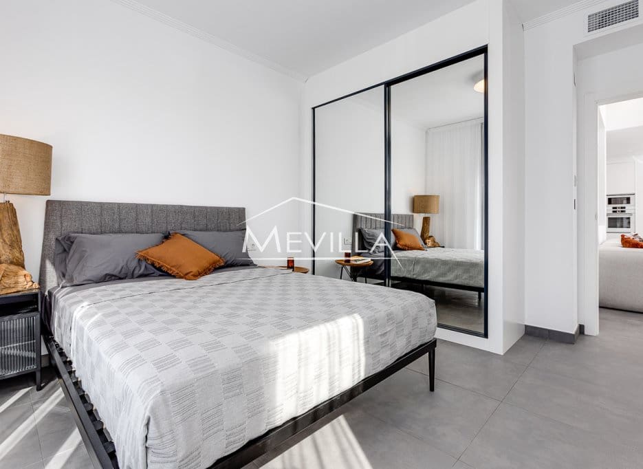 4 quarto Moradia para venda em Torrevieja com piscina garagem - 990 000 € (Ref: 9077408)