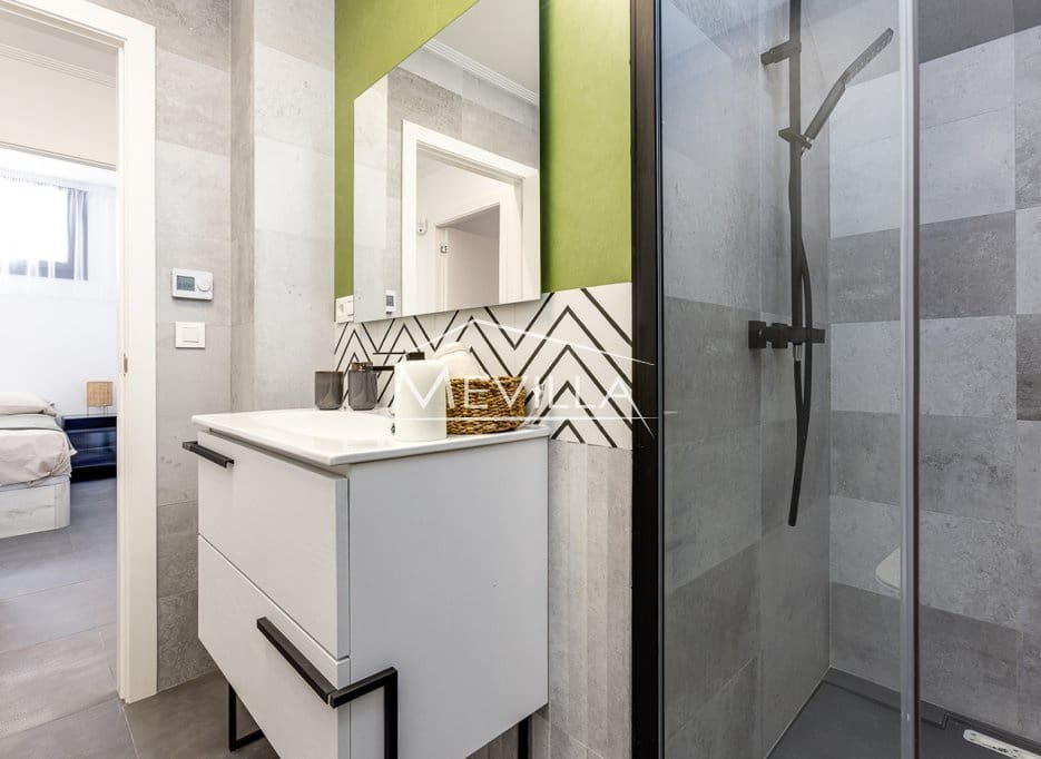 4 quarto Moradia para venda em Torrevieja com piscina garagem - 990 000 € (Ref: 9077408)