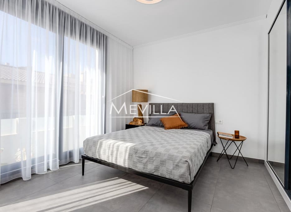 4 quarto Moradia para venda em Torrevieja com piscina garagem - 990 000 € (Ref: 9077408)