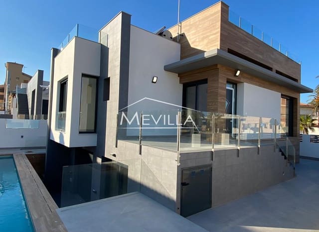 4 quarto Moradia para venda em Los Europeos, Torrevieja com piscina garagem - 990 000 € (Ref: 9077408)