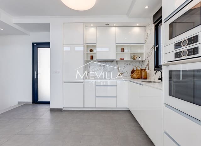 4 quarto Moradia para venda em Los Europeos, Torrevieja com piscina garagem - 990 000 € (Ref: 9077408)