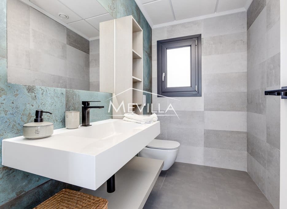 4 quarto Moradia para venda em Torrevieja com piscina garagem - 990 000 € (Ref: 9077408)