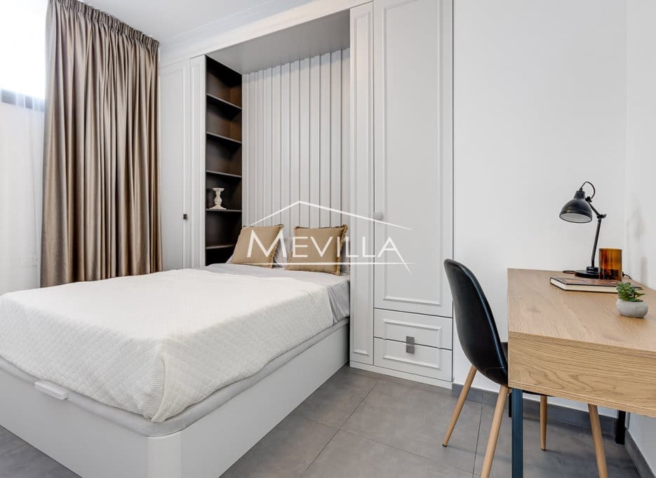 4 quarto Moradia para venda em Torrevieja com piscina garagem - 990 000 € (Ref: 9077408)