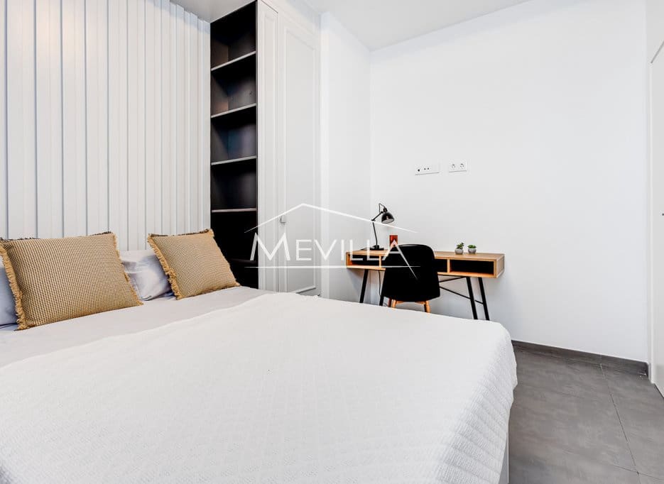 4 quarto Moradia para venda em Torrevieja com piscina garagem - 990 000 € (Ref: 9077408)