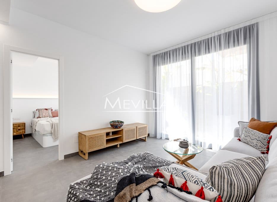 4 quarto Moradia para venda em Torrevieja com piscina garagem - 990 000 € (Ref: 9077408)