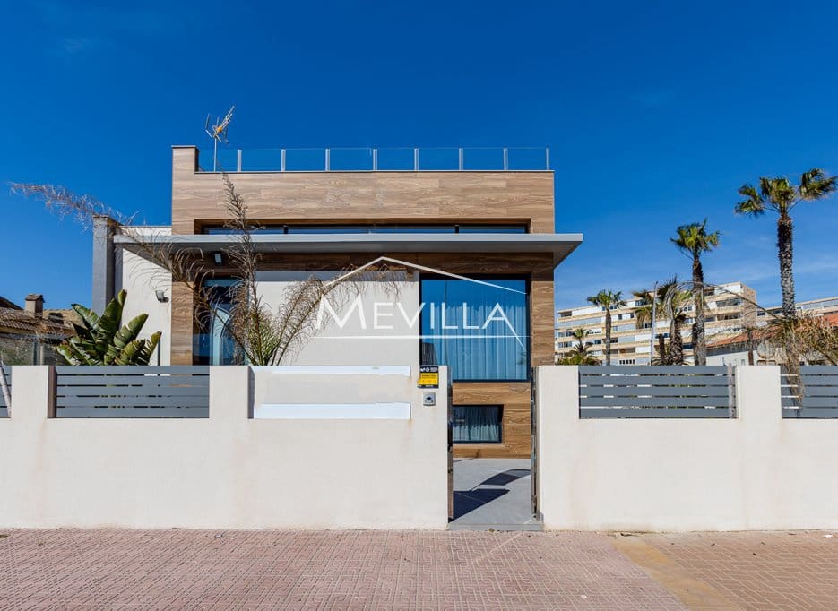 4 quarto Moradia para venda em Torrevieja com piscina garagem - 990 000 € (Ref: 9077408)