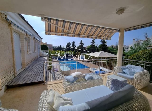 5 slaapkamer Villa te koop in Torrevieja met zwembad garage - € 1.170.000 (Ref: 9077416)