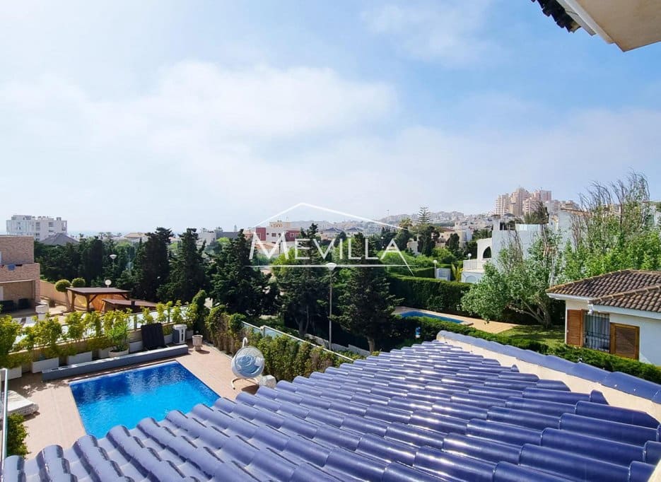 5 soveværelse Villa til salg i Torrevieja med swimmingpool garage - € 1.170.000 (Ref: 9077416)