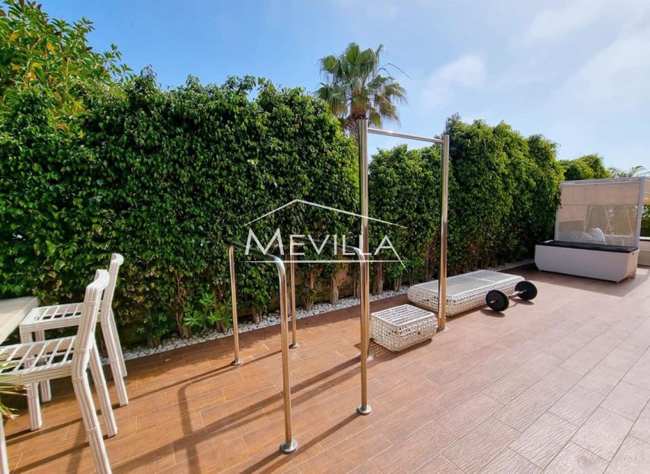 5 soveværelse Villa til salg i Torrevieja med swimmingpool garage - € 1.170.000 (Ref: 9077416)